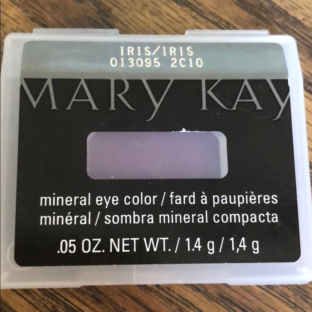 Mary Kay mineral eye color in Iris